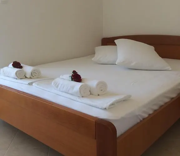 Crnjac * Трогір